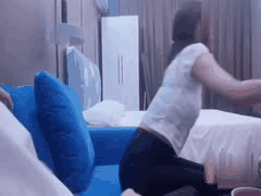 30万粉丝抖音萝莉网红9uri惊爆下海！清纯少女变身反差婊，口交女上位乳浪颤抖