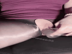 小美miyoki极品白嫩萝莉：推特反差婊播音系户外露出喷尿+跳蛋阅读挑战