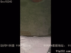 反差人妻主动打电话给隔壁老王