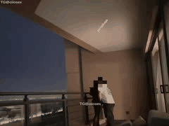 黑丝大长腿骚妻阳台露出口交，大魔王夫妻激情狂怼