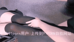 办公室激情戏_同事面前大胆上演火热情感