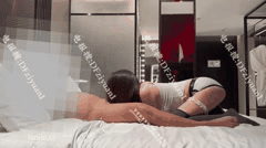 巅峰诱惑_03年广州女大学生MALONG身高173cm露脸私密视频_青春火辣身材让人欲罢不能