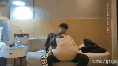 身材火辣高颜值御姐大学生多人狂欢_骚妹腿上激情骑乘被大鸡巴猛插_直呼招架不住太猛了