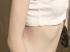 健身女神蜜桃臀狂野中出_棒棒糖般甜蜜诱惑_让你沉浸欲火焚身