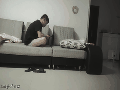 短发气质美女邀小龙家中共进晚餐_沙发激情蜂腰翘臀极品女神狂野缠绵