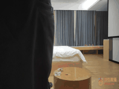 娇小萝莉初次下海_听话新手被抱起猛干_杏吧李白7