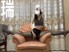 四川艺术学校极品一字马女神小瑞福利姬诱惑大秀