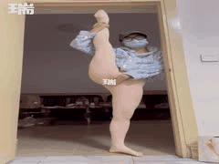 四川艺术学校极品一字马女神小瑞福利姬诱惑视频_1