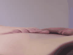 萝莉嫩足极致诱惑：润滑油足交+逼逼摩擦大屌，全射嫩穴高潮！