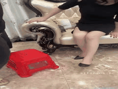 91蜜桃酱办公室少妇发骚自慰 强制口交强入洗澡福利全记录