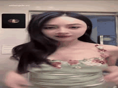 极品爆乳御姐1v1裸聊秀+清纯白虎萝莉全裸特写泄密