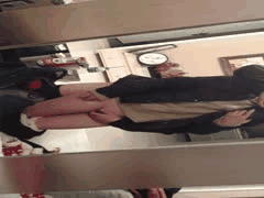 短发美女边打电话边激情做爱，高潮不断