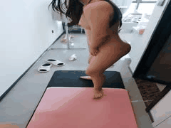 高档小区窗边激战！新人学生妹被老弟狂干，窗外美景伴随极致快感