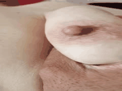 农村老阿姨自拍：肥臀大奶逼毛发白，居家猛操喷尿高潮