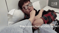 猥琐哥AFire丝足舔脚合集_足交与足模魅力展示_2