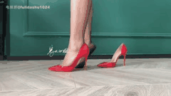 宸大小姐微胖身材与丝袜高跟鞋的极致诱惑写真