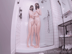 极品巨乳福利姬双女互摸自慰高潮喷水