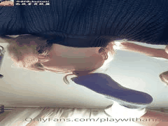 欧美女同丝足诱惑：激情互舔脚趾的私密时刻