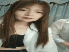 美少妇直播道具自慰派对：相互玩弄，多玩具轮番高潮