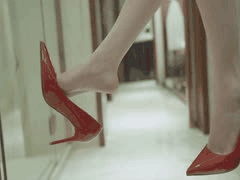 鹿八岁新婚私房诱惑：中式红嫁衣婚房美胸翘臀贴纸遮点108P+1V