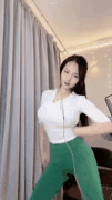 安妮朵朵瑜伽裤丰乳肥臀短裙诱惑合集9