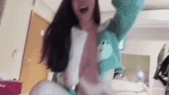 巨乳细腰骚货乳交狂摇_奶子晃荡夹紧鸡巴舔龟头_骑乘猛插骚穴口爆颜射_谁能忍住三分钟不喷