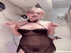 诱惑吊钟奶美女的火辣身材展示