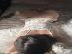 巨乳台妹道具自慰狂欢：大鸡巴插穴不够劲，震动阴蒂淫叫浪翻天