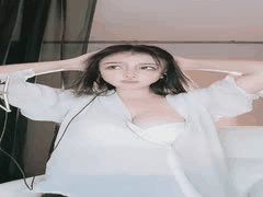 童颜巨乳女神咪咪子尺度全开！裸舞诱惑疯狂扣穴喷水高潮_1