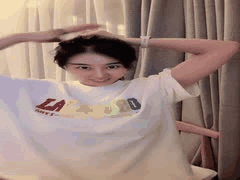 神似张碧晨的巨乳尤物小碧晨揉奶掰穴道具狂震高潮