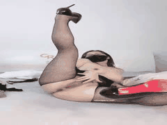 36E巨乳师姐小妲己眼镜御姐诱惑！男友直捣肥美蜜穴嘎嘎内射高潮