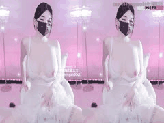 爆乳美女魅惑扭臀热舞：翘臀摇曳乳波荡漾，蜜汁溢出呻吟诱惑 JR837完整版