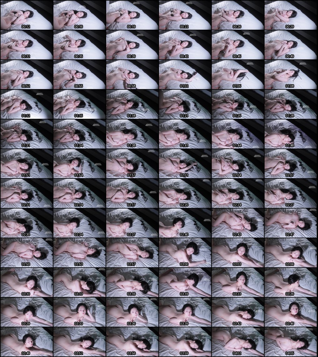 韩国G杯爆乳美女泳池湿身诱惑：木瓜奶晃动漏点极限挑逗摸穴