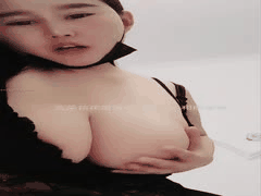 清纯小师妹湿润诱惑：巨乳姐姐乳交福利
