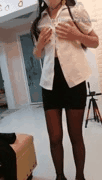 风骚御姐小妲己公共场所大胆勾引按摩_户外刺激让你肾上腺素飙升欲罢不能