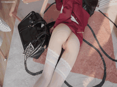 小恩户外大胆露出粉嫩白虎骚逼_逼上写字露脸玩转骚浪母狗诱惑