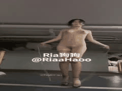 Ria狗狗福利姬户外露出自拍：舔马桶高跟鞋插逼超刺激