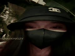 丝袜美腿骚货xigua2002：公共场合跳蛋狂流水，勾引路人吃奶，厕所发骚第二弹