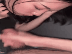 楼梯间大胆激情！年轻情侣口交后入翘臀猛操超刺激