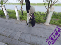 性感小猫咪街头大胆露出勾引路人
