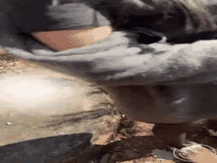 翘臀黑丝妹妹户外首战！山林野合紧张刺激路人惊魂