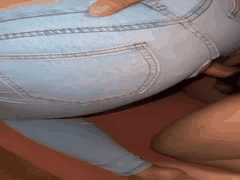 农村极品肥臀少妇户外野战：紧身裤包裹的性感大屁股让人欲罢不能