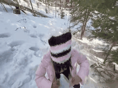 雪地野战激情！国外极品女大学生白虎嫩逼主动求操，大屌狂捅双洞汁水横流