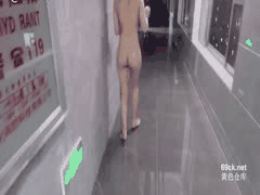林淑怡深夜大胆裸体巡楼 楼道激情缠绵高潮