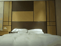 极品牛仔裤外围女神小宝寻花_坐在身上舌吻摸奶_上位猛摇狂野高潮喷水