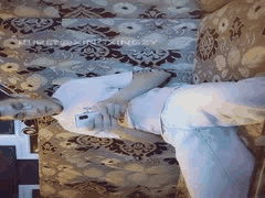 KTV探花主播淫乱狂欢：学生妹御姐白领齐聚商K歌厅