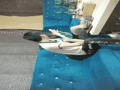 KTV探花主播淫乱狂欢：学生妹御姐白领齐聚歌厅商K