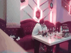 极品KTV探花：兼职学生妹白领的商K诱惑