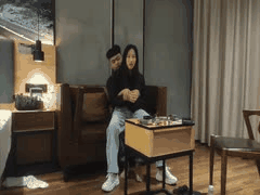 胖子探花激情约战：极品长腿外围妹内裤揉穴骑乘，抱操侧入超近距离大战