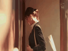 饥渴性兽老先生垃圾屋囚禁黑丝女教师枫富爱：师生禁忌调教